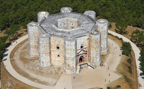 Тайны замка кастель дель монте. 03 Тайны замка кастель дель монте. 03