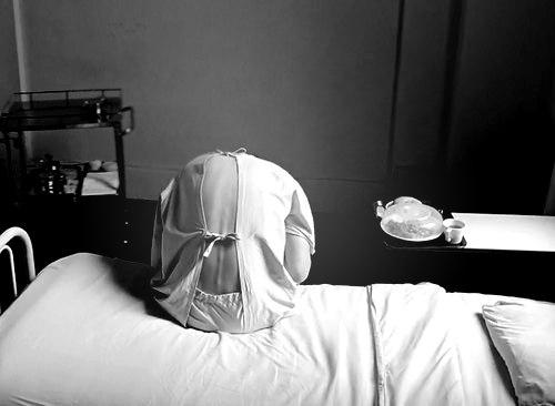 Премьера!  Это был лишь один из тысяч экспериментов … экспериментов, не знающих жалости и сострадания.  