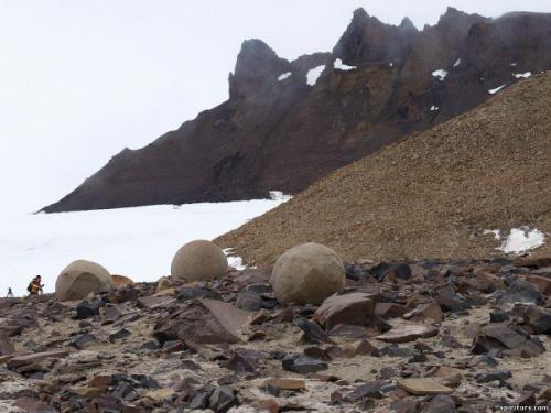 16-Тонные каменные шары. 03