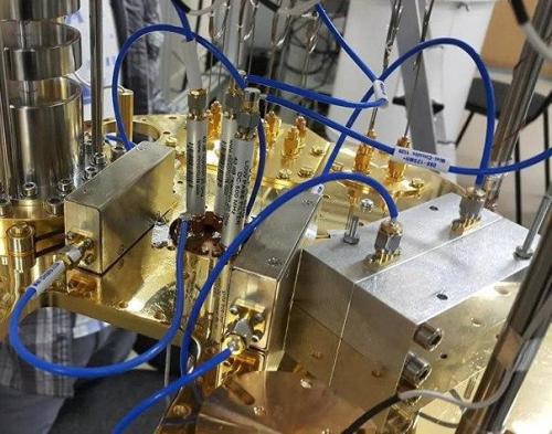 Ученые из мфти впервые в России двухкубитную квантовую схему создали. Ученые из мфти впервые в России двухкубитную квантовую схему создали.