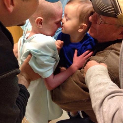 Мальчик чудом страшное кожное заболевание поборол. 02