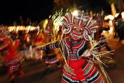 Демоны шри-ланки. Здесь были обнаружены остатки потрясающих древних городов, которые принадлежали таинственному народу - демонам. 01 Демоны шри-ланки. Здесь были обнаружены остатки потрясающих древних городов, которые принадлежали таинственному народу - демонам. 01
