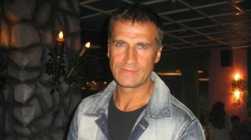 Известный актер Александр дедюшко погиб осенью 2007 года. 02