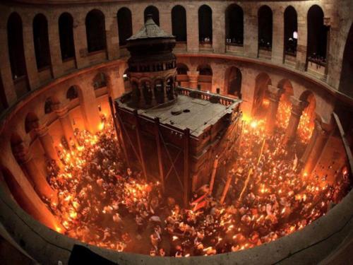 Благодатный огонь - чудо божие!  