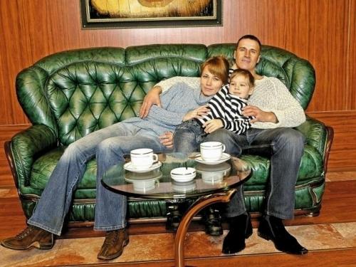 Известный актер Александр дедюшко погиб осенью 2007 года.  