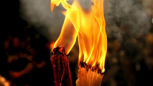 Увенчались ли успехом попытки найти научное объяснение благодатному огню? 03 Увенчались ли успехом попытки найти научное объяснение благодатному огню? 03