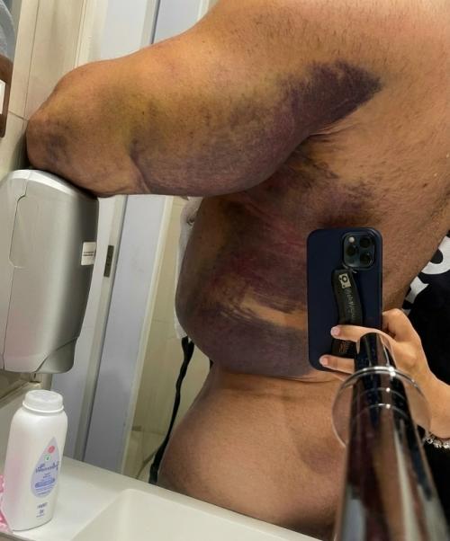 Когда штанга касается груди, волокна большой грудной мышцы находятся в фазе максимального эксцентрического растяжения. 02