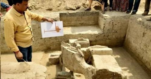 Самоучка, есть свои Inst с рисунками и маникюром. Рисунок от руки, гель-лаком. Наращивание. (Не мастер маникюра). 01