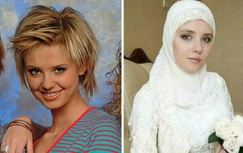 Ту самую миловидную блондинку из первого состава группы 