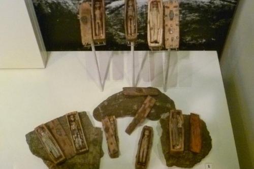 Таинственные гробики в пещере трон артура неподалеку от Эдинбурга найдены. 02