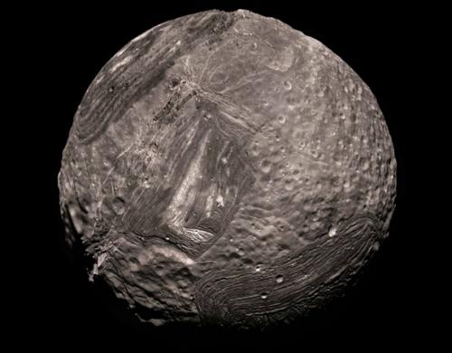 Миранда - спутник урана. 01