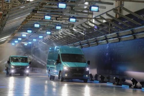 9-Дюймовый тачскрин и бесключевой доступ. 02 9-Дюймовый тачскрин и бесключевой доступ. 02