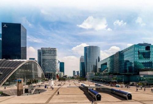 Машина для очистки воды вырабатывает электричество и раздает бесплатный Wi - Fi.