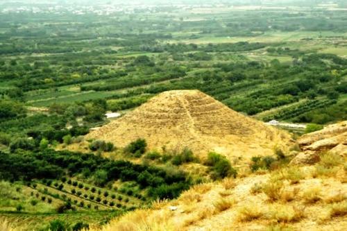 Армянские древние пирамиды. 01 Армянские древние пирамиды. 01