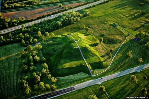 Курганы кахокии. Под именем кахокия ученый мир знает древнее индейское поселение, что расположено неподалеку от американского иллинойса. 01 Курганы кахокии. Под именем кахокия ученый мир знает древнее индейское поселение, что расположено неподалеку от американского иллинойса. 01