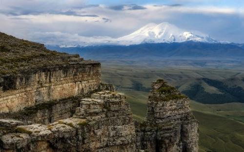 Скалистый хребет на севере большого Кавказа. 03