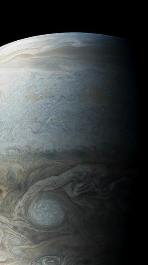 Бурлящий Юпитер.  Снимки аппарата Юнона. 09