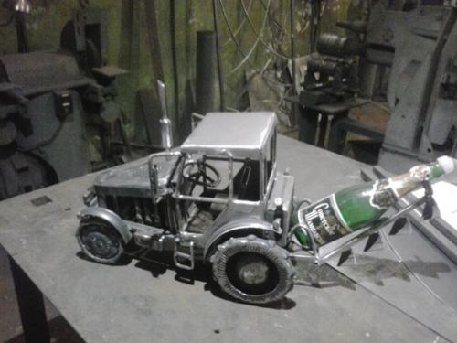 Трактор - подставка под бутылки. 05