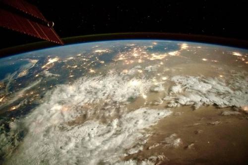 Космонавт Олег Артемьев несколько снимков земли с мкс опубликовал. 03