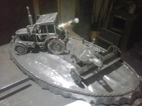 Трактор - подставка под бутылки. 04