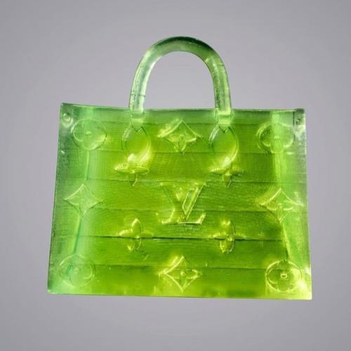 В США создали дизайнерскую сумку размером с крупицу соли. 02