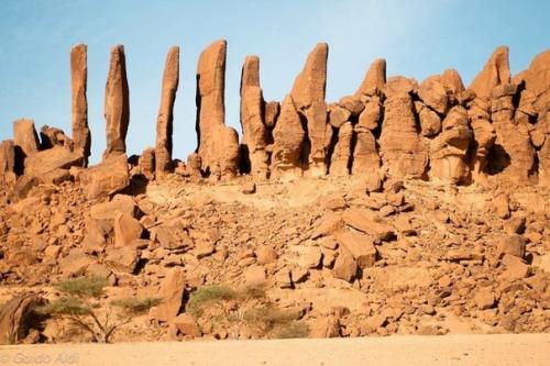 Скалы и арки пустыни эннеди в чаде. 05