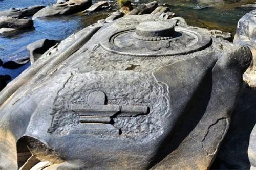 Загадочные каменные фигуры на реке шалмала (Индия). 02