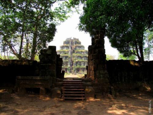Загадка пирамиды прасат тхом. 01 Загадка пирамиды прасат тхом. 01