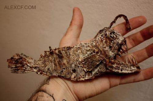 В подвале старого лондонского особняка нашли тела странных существ. 08