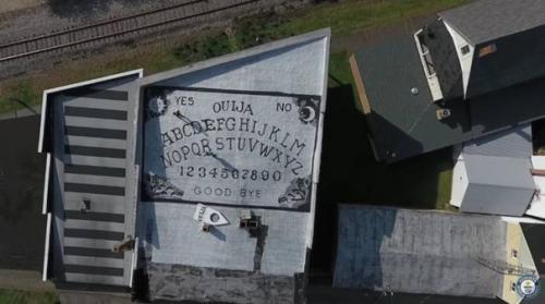 Самая большая в мире доска для спиритических сеансов. 02 Самая большая в мире доска для спиритических сеансов. 02