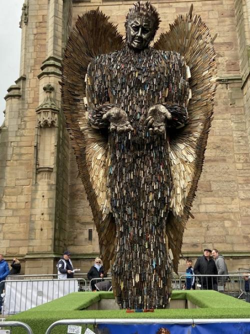 Ангел из ножей. 02