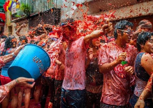 Самый широко известный, популярный и любимый всеми модницами вид маникюра - это френч. 01