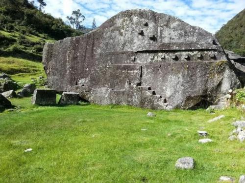 Юрак - руми - необычный древний артефакт из перу. 02