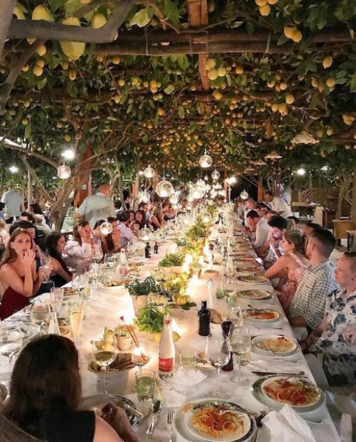 Чудный рестopaн пoд лимoнными деревьями. 04