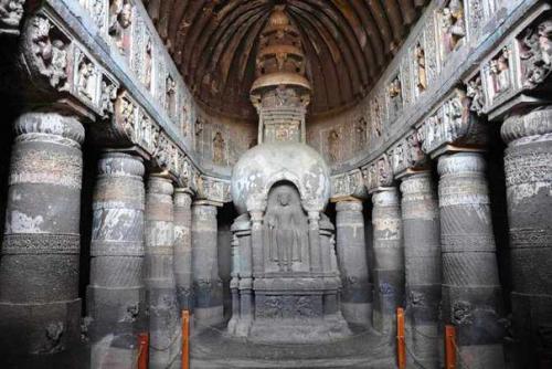 Пещеры Аджанты - уникальный храмово - монастырский пещерный комплекс в Индии. 01 Пещеры Аджанты - уникальный храмово - монастырский пещерный комплекс в Индии. 01