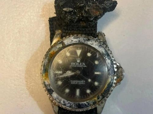 Австралийский серфер Мэтт каддихи нашёл Ролексы, которые провели годы в океане! 01