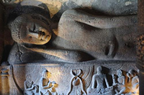 Пещеры Аджанты - уникальный храмово - монастырский пещерный комплекс в Индии. 07 Пещеры Аджанты - уникальный храмово - монастырский пещерный комплекс в Индии. 07