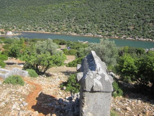 Мегалиты теймиуссы.  Теймиусса - это античный разрушенный город, на месте которого сейчас находится турецкая рыбачья деревушка учагыз. 03