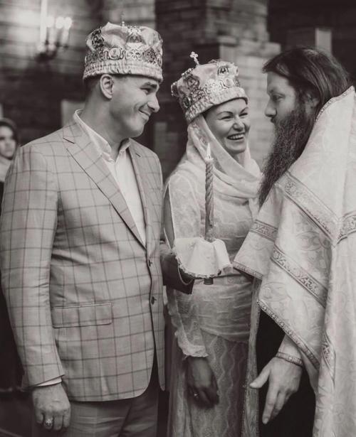 25 Лет вместе - 54-Летний Солист ГруппыИванушки International Кирилл Андреев отметил серебряную свадьбу с женой Лолитой. 05