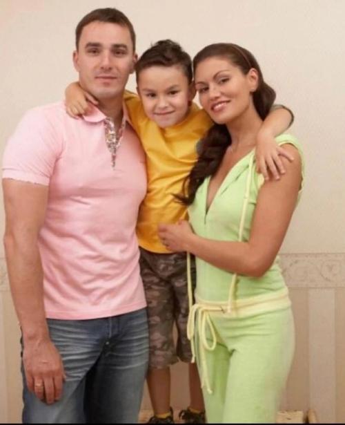 25 Лет вместе - 54-Летний Солист ГруппыИванушки International Кирилл Андреев отметил серебряную свадьбу с женой Лолитой. 04