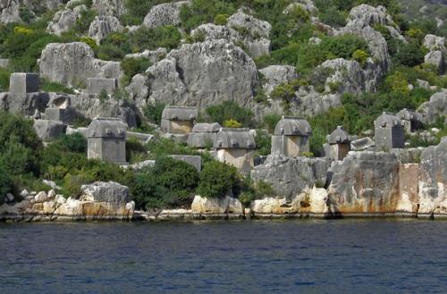Мегалиты теймиуссы.  Теймиусса - это античный разрушенный город, на месте которого сейчас находится турецкая рыбачья деревушка учагыз. 04