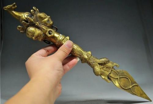 Пхурбу - трехлезвийный магический кинжал тибета. 01