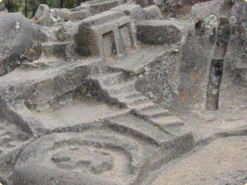 Каменные монолиты комплекса сайвите. 01