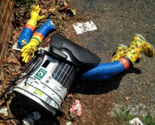 Робобудни.  История в картинках про первого робота, путешествующего автостопом. 08