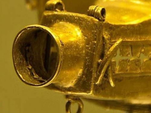 Странный артефакт из коллекции золота в боготе, Колумбия. 01