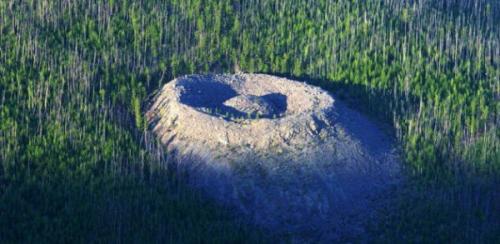 Патомский кратер - самый загадочный кратер на земле. Патомский кратер - самый загадочный кратер на земле.